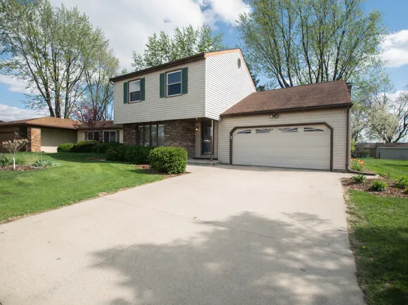 803 Greenridge Dr, Sterling, IL 61081