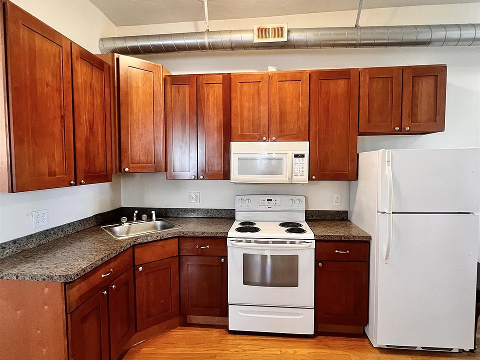 205 Highland Ave