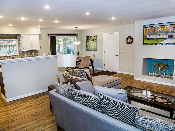 5th image of 26 Black Oak Cir