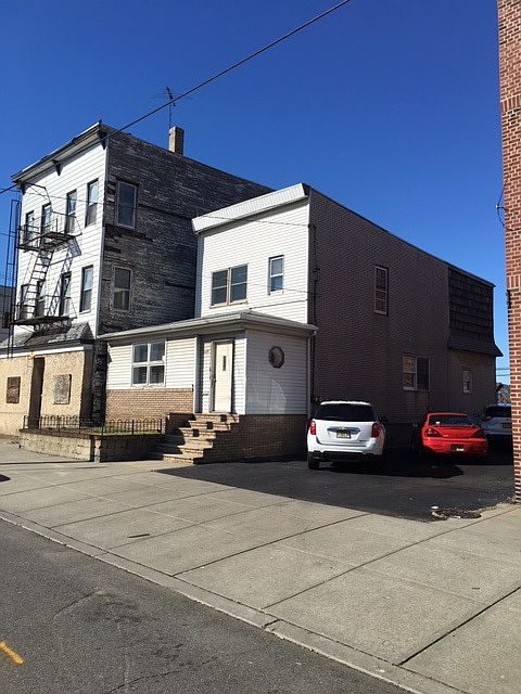 2nd image of 1207 Kennedy Blvd