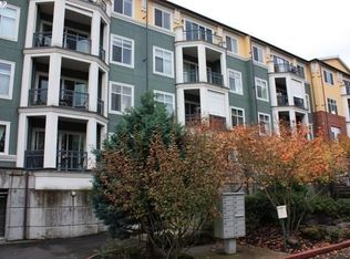 196 SE Spokane St APT 210, Portland, OR 97202