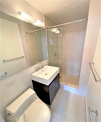 Rented by Manhattan Realty Group | media 25