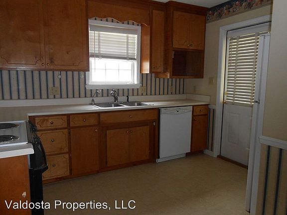 5th image of 3531 Becky St