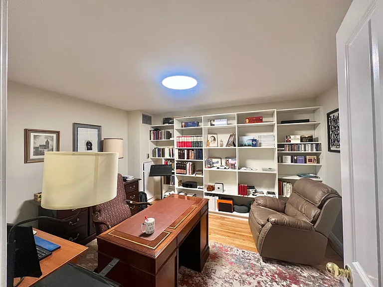 4 Charlesgate E #402 — Photo 8