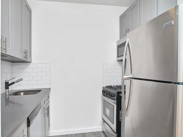 1069 Grant Avenue image 23 of 56