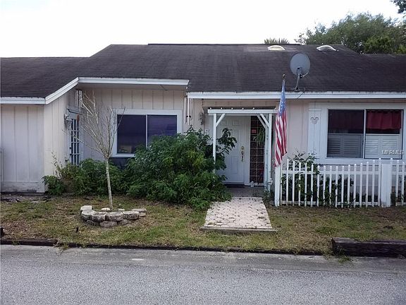 2nd image of 705 Lakeside Dr