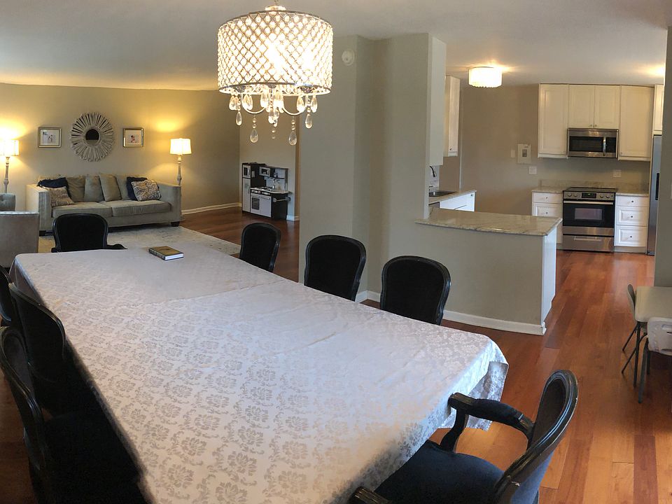 1st image of 6933 N Kedzie Ave APT 216