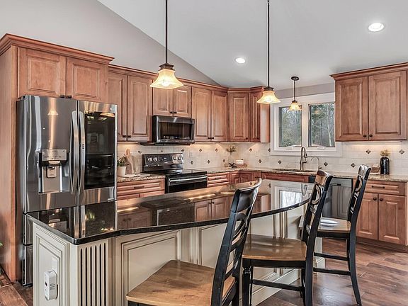 4th image of 8176 Kennedy Rd