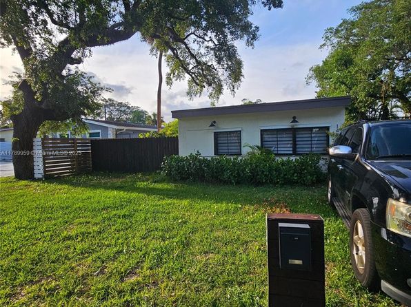 1425 SW 33rd Ct