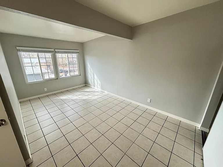1420 Putnam Ave #6 — Photo 10