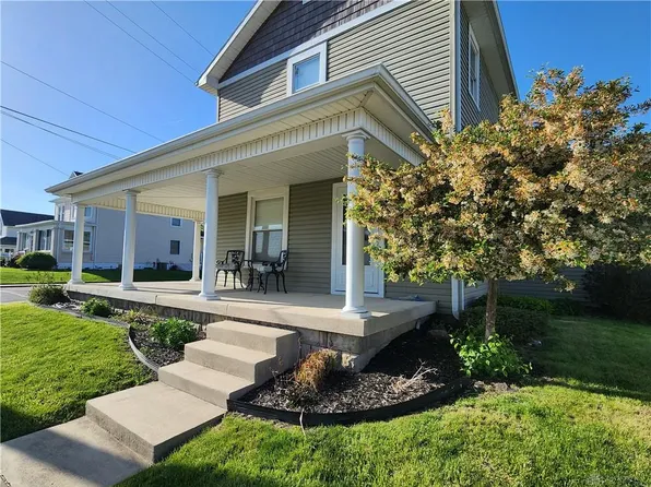 302 E Main St, Bradford, OH 45308