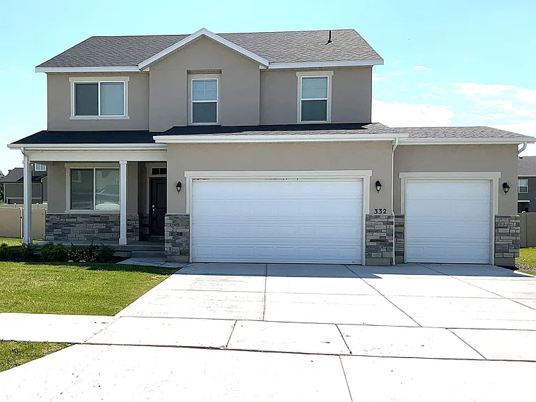 332 N Gibbons Ln — Photo 1