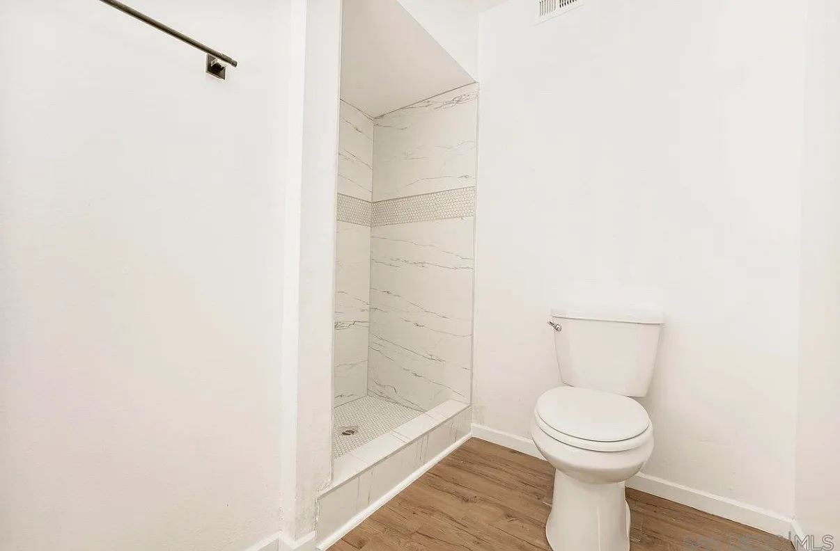 3 bed, 1555 sqft, $3,800 — Photo 3