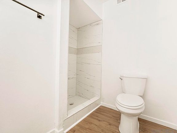 3rd image of 1355 Bluebell Way