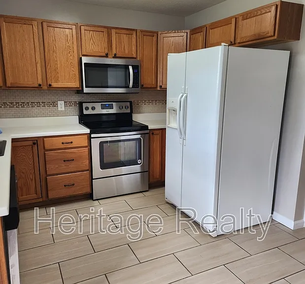 4820 Poplar Crest Way — Photo 6