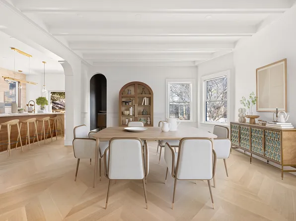 467 Stratford Road image 2 of 20