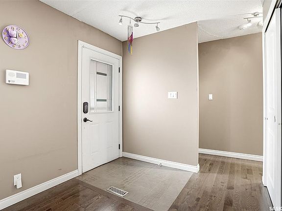 4th image of 75 Rothwell CRESCENT