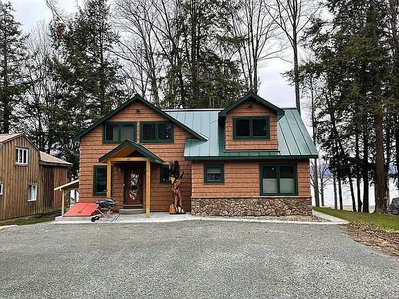 3rd image of 126 Woodside Ave