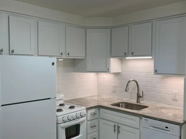 12 Zimmerman Blvd, Buffalo, NY 14223