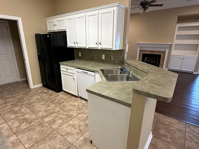 215 Landsburg Ct — Photo 28