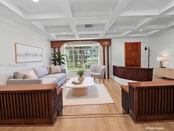 5th image of 9720 Palmetto Club Ln W