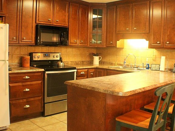 5th image of 217 Churchill Cir
