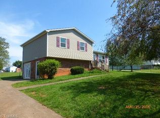 1181 Reeves Mill Rd, Mount Airy, NC 27030