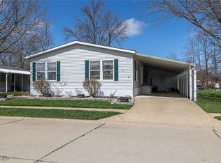 85 Periwinkle Dr, Olmsted Falls, OH 44138