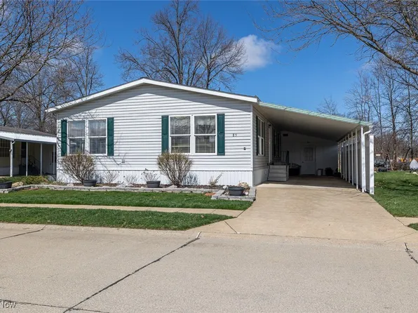 85 Periwinkle Dr, Olmsted Falls, OH 44138