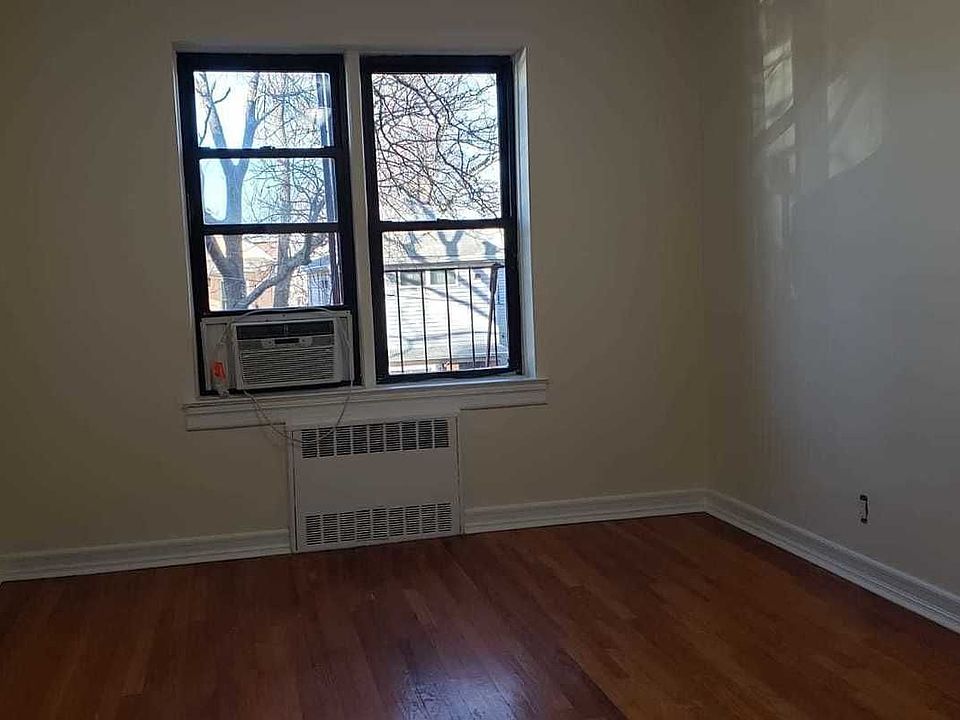 2nd image of 1275 E 5th St APT 2A