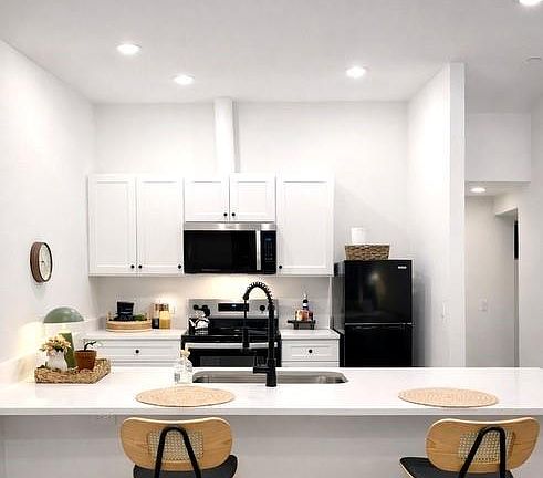 5th image of 3824 Fulton St #106