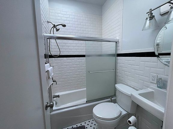 5th image of 390 Lafayette Ave #3