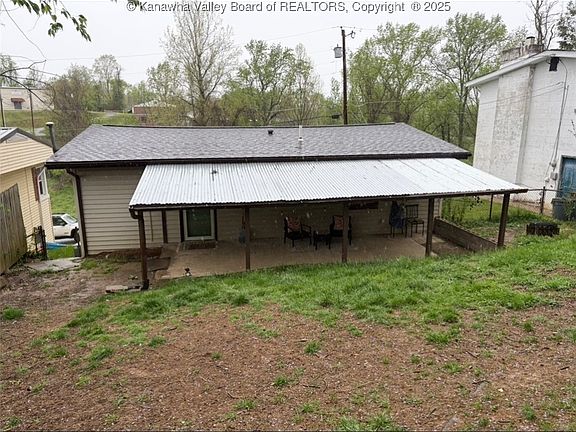 2nd image of 706 Moorland Dr