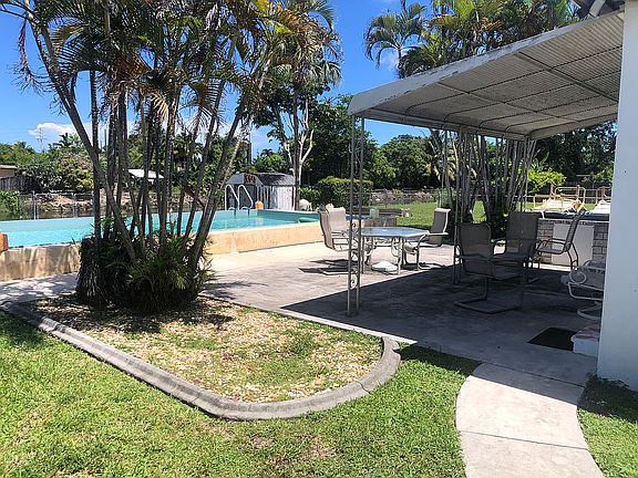 4th image of 263 S Biscayne River Dr