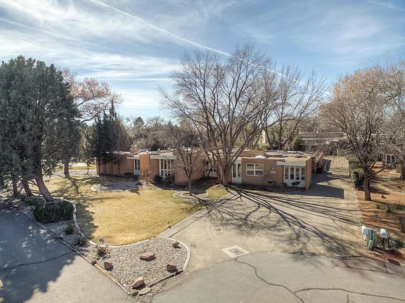 2nd image of 6400 Avenida La Cuchilla NW