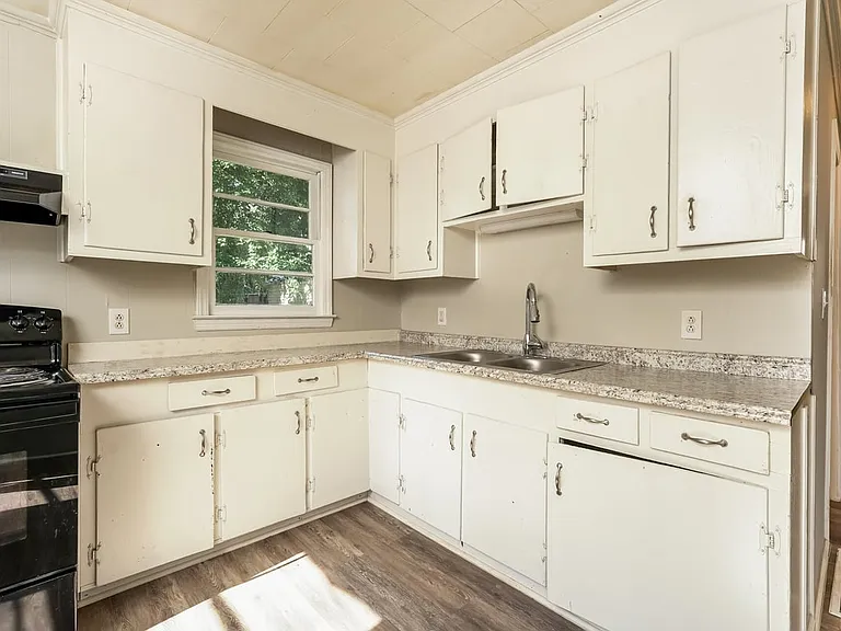 1006 E Devonshire St — Photo 20