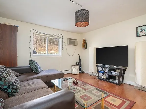 42 Lionel Ave APT A, Waltham, MA 02452