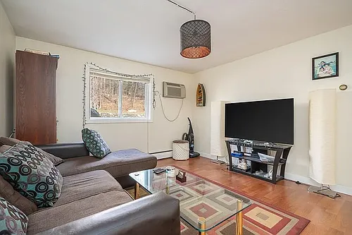 42 Lionel Ave #A Photo 1