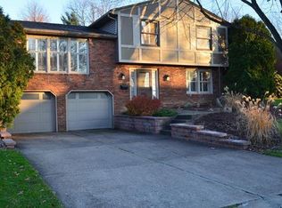 517 Cleveland Dr, Lower Burrell, PA 15068
