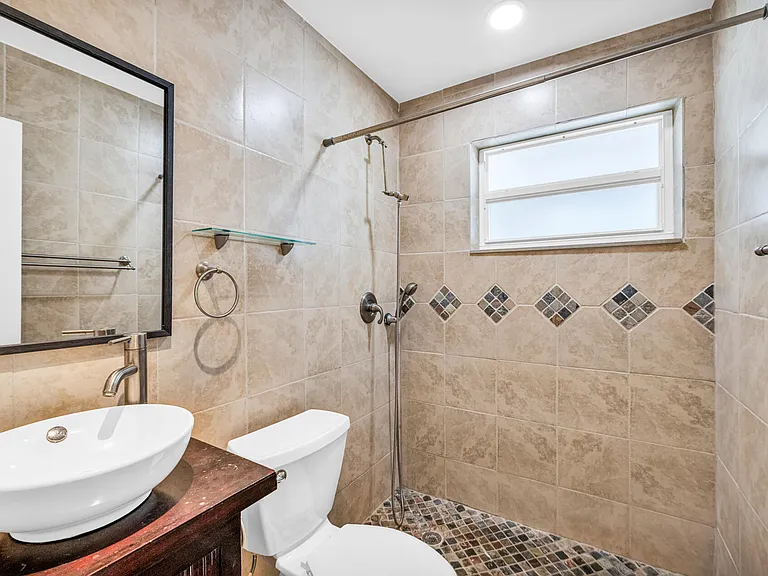 921 SE 15th Ct — Photo 19