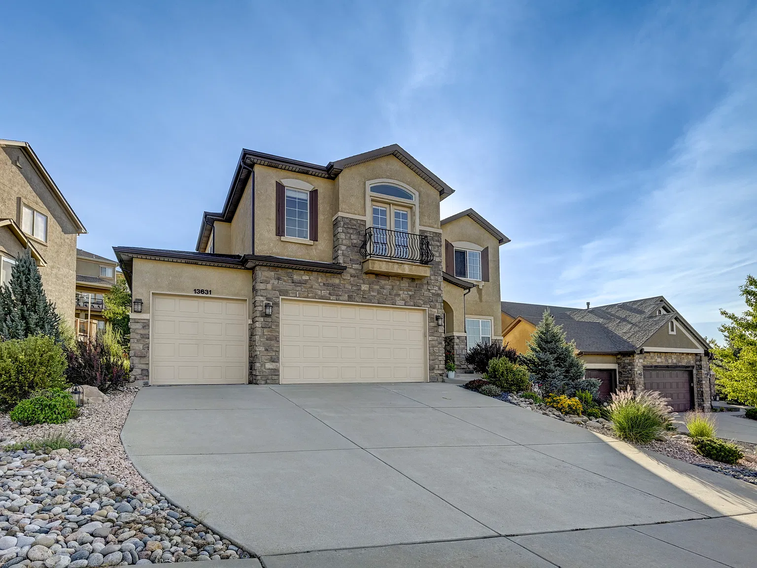 4 bed, 3.5 bath, 2012 sqft, $3,535 — Photo 4