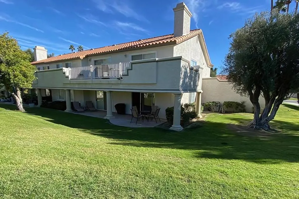 3 bed, 2.5 bath, 1814 sqft, $6,500 — Photo 1