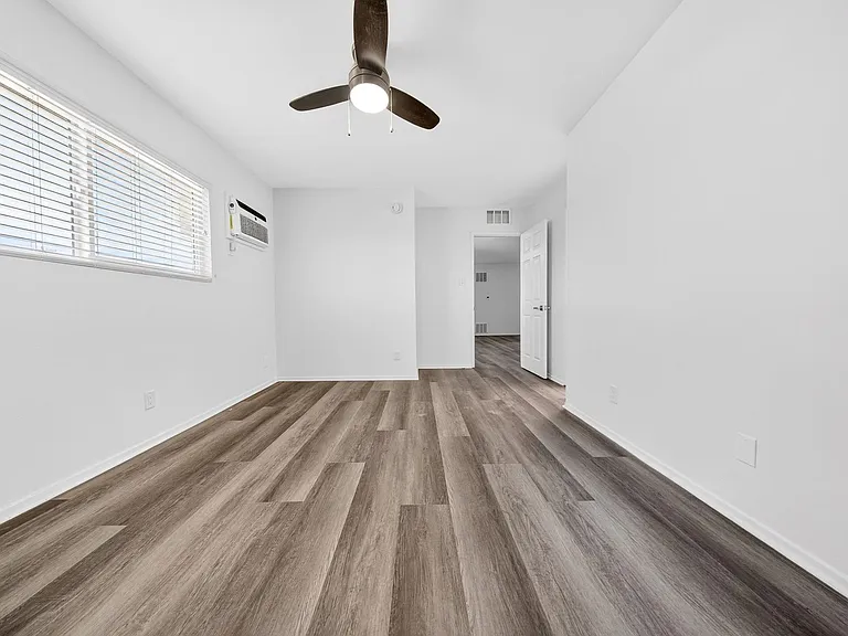 2010 S. Garth Ave. — Photo 28