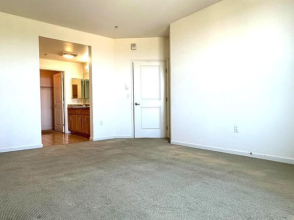 5th image of 401 Crescent Ct APT 4305