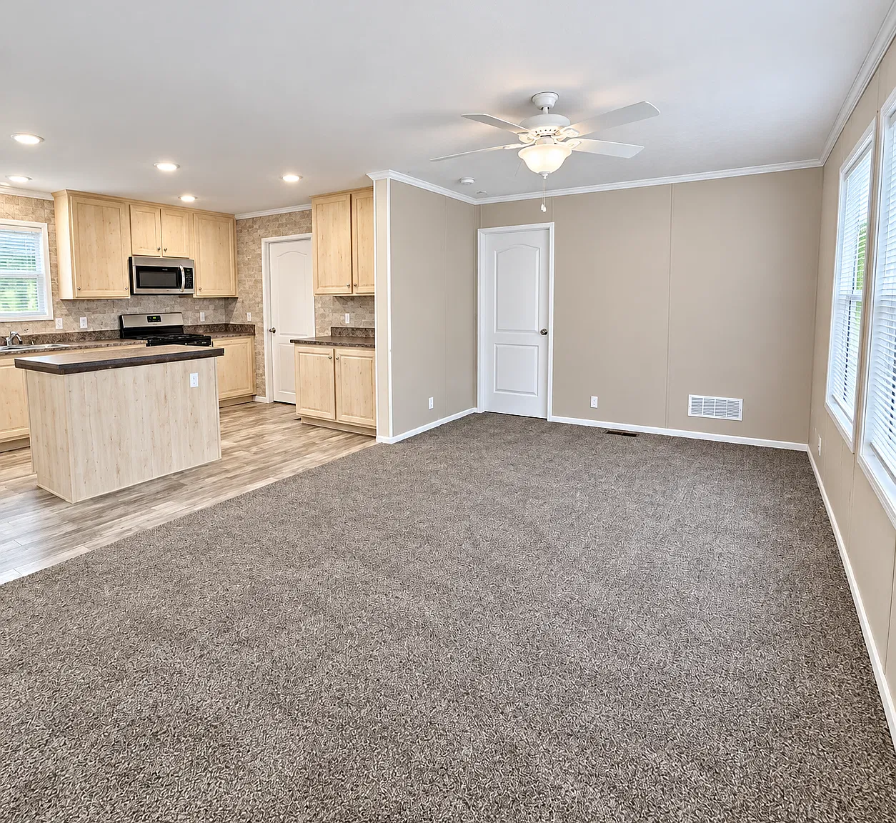2050 Four Seasons Dr — Photo 4