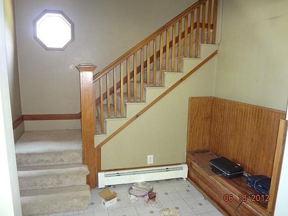 4th image of 171 N Main St