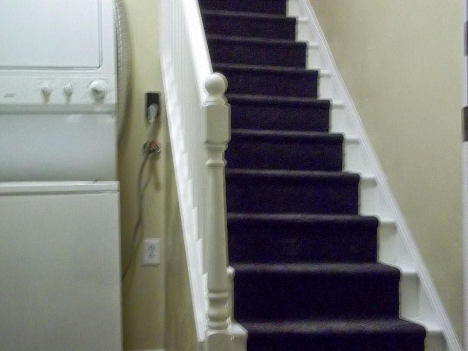 Entry way with laundry