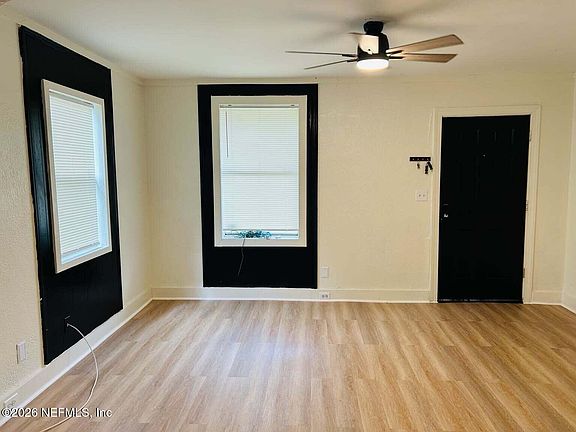 3rd image of 2860 WICKWIRE Street