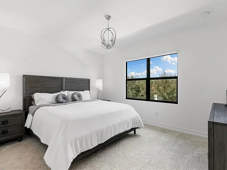 7578 Rockefeller Dr — Photo 19
