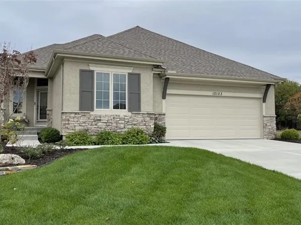 13813 Quigley St, Overland Park, KS 66221